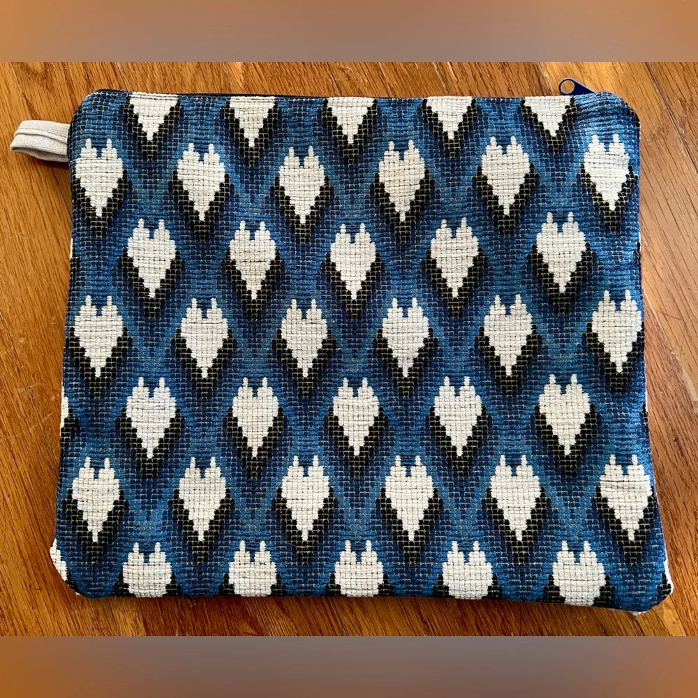 Designer Fabrics IPad Case - Pixel Hearts
